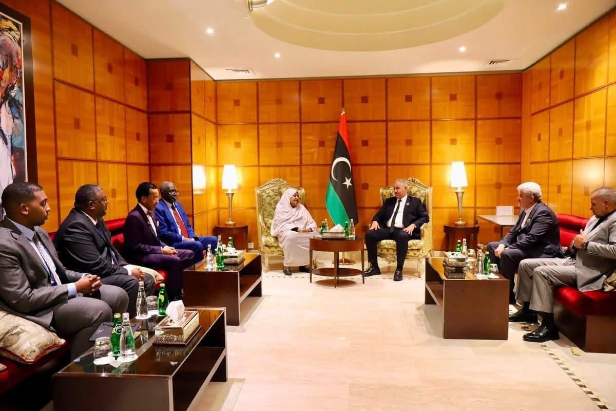 وزيرة الصناعة والتجارة تلتقي وزير الصناعة والمعادن الليبي على هامش أعمال الجمعية العامة للمنظمة العربية للتنمية الصناعية